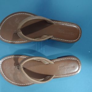 Size 11M Brown Sandals